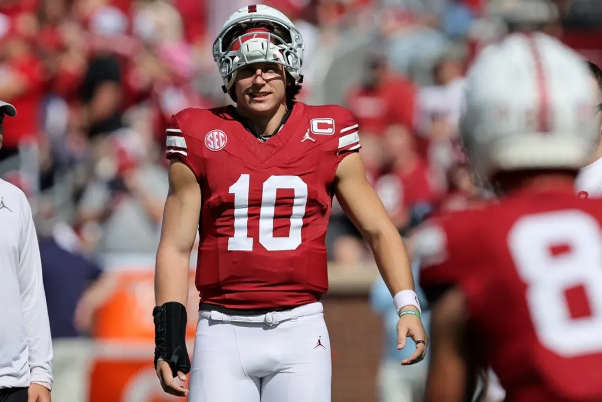 Oklahoma quarterback John Mateer (10) before an NCAA football game between the Oklahoma Sooners (OU) and Kent State Golden Flashes at Gaylord Family - Oklahoma Memorial Stadium in Norman, Okla., Saturday, Oct. 4, 2025.